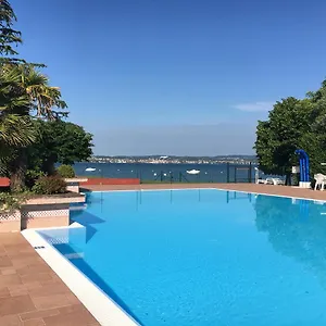 https://residence-holiday-sirmione-b12.it-lombardy.com